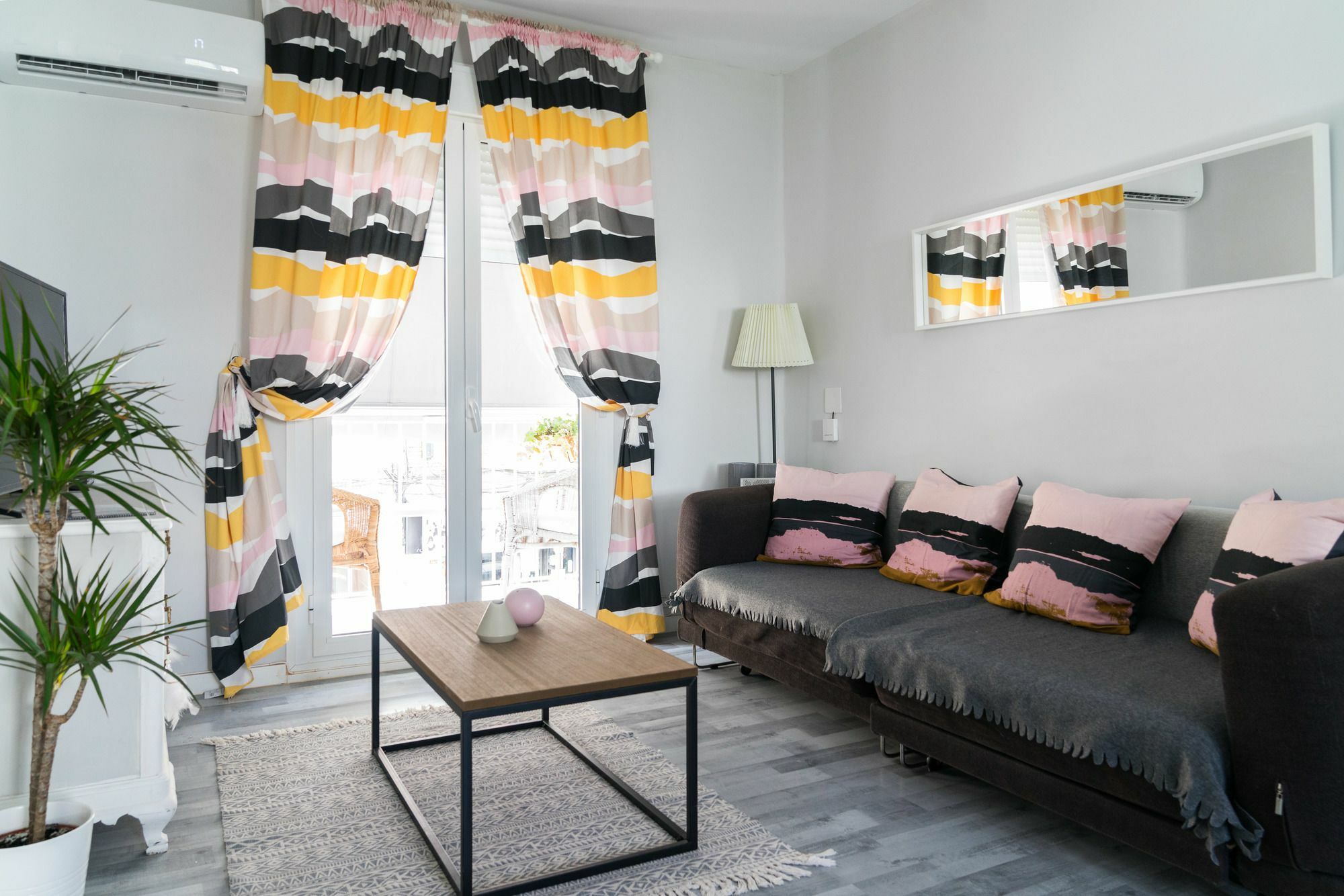 Spectacularly Updated Appartement *